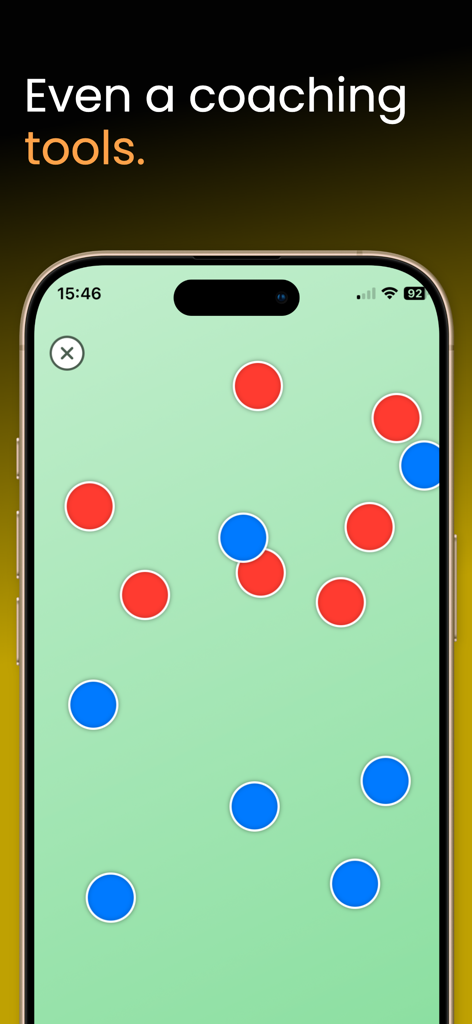 Scoreboard virtual keeper - Digital coaching board with red and blue team markers on a green sports field