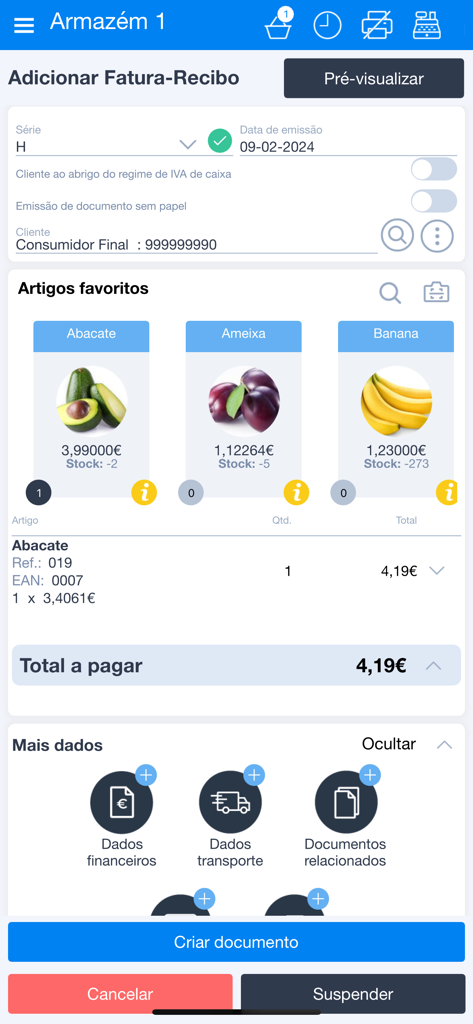 Interface móvel da app Moloni Sales mostrando a criação de fatura com produtos frutícolas e opções de pagamento
