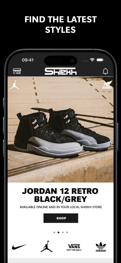 Pantalla de la aplicación Shiekh Shoes con zapatillas Jordan 12 Retro y logotipos de marcas.