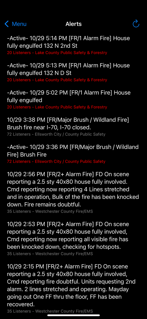 5-0 Radio Pro Police Scanner - Uma lista de alertas de emergência em tempo real para incidentes de incêndio e segurança pública mostrando carimbos de data/hora e contagens de ouvintes no aplicativo 5-0 Radio Pro.