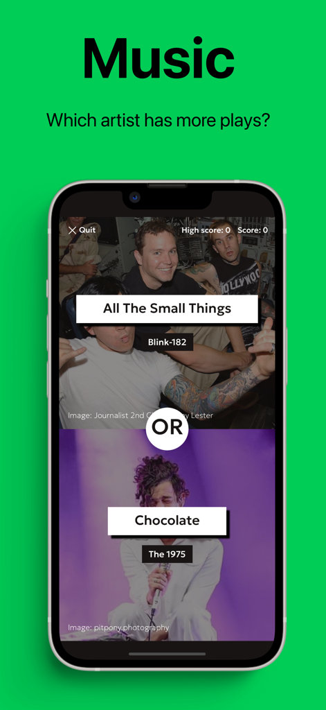 Una captura de pantalla del juego 'Mayor o Menor' que muestra una pregunta de trivia de música comparando las reproducciones de Blink-182 y The 1975.