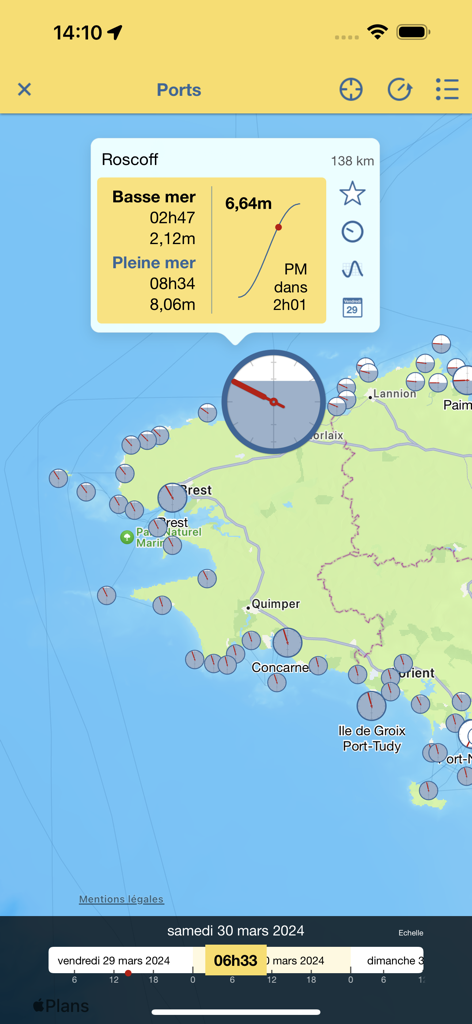 Vue carte de l'application marée.info montrant les ports de marée en Bretagne et les données de marée détaillées pour Roscoff.
