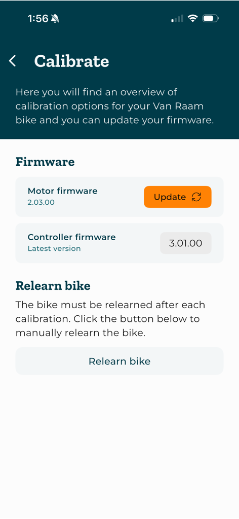 Uno screenshot dell'app E-Bike Van Raam che mostra gli aggiornamenti firmware e le opzioni di calibrazione
