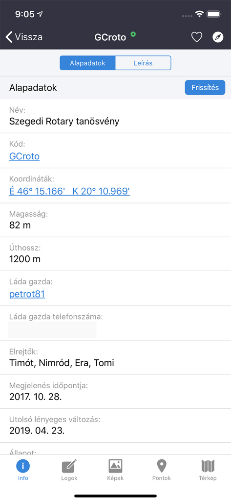Geoládák app screen showing detailed geocache information including coordinates and altitude.