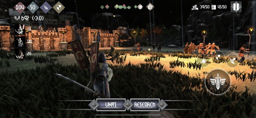 Heroes and Castles 2 - Una vista en tercera persona de un personaje héroe defendiendo un castillo de piedra durante una batalla nocturna con varias unidades de tropas.