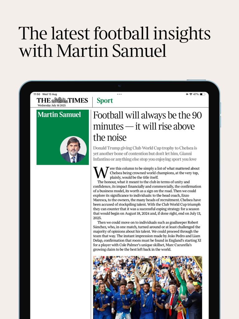 The Times and The Sunday Times - iPad mostrando un artículo deportivo de fútbol de Martin Samuel en la aplicación The Times y Sunday Times