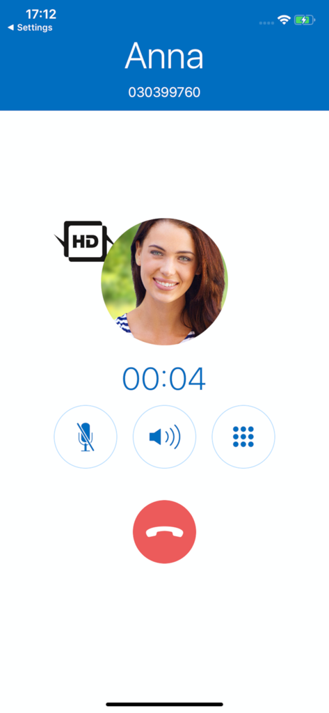 Active call screen in FRITZ!App Fon displaying HD audio quality and call controls.