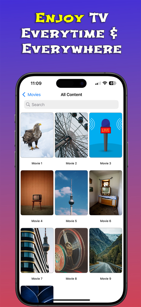 Écran d'iPhone affichant la bibliothèque de films et la grille de contenu de l'application Xtream IPTV Click avec une barre de recherche.