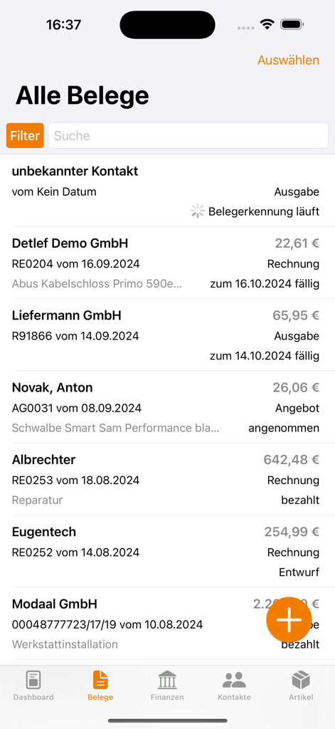 Lexware App-Oberfläche mit einer Liste von Geschäftsunterlagen, einschließlich Rechnungen und Angeboten mit Zahlungsstatus