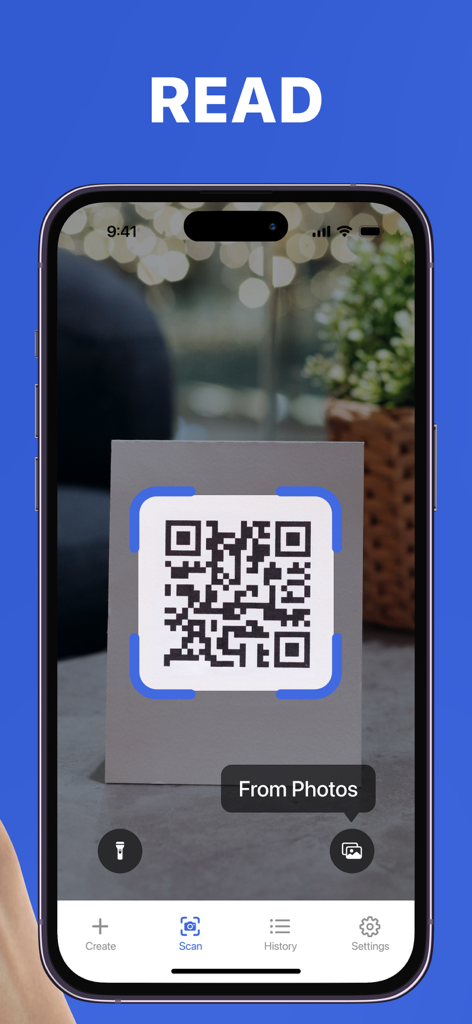 QR Code Generator & Makerㅤ - Mobile app screen showing the QR code reader scanning a code in real time