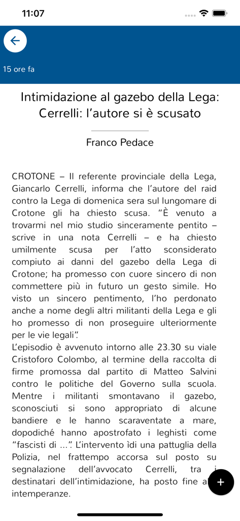 A screenshot of the Il Crotonese app showing a local news article about Crotone in Italian.