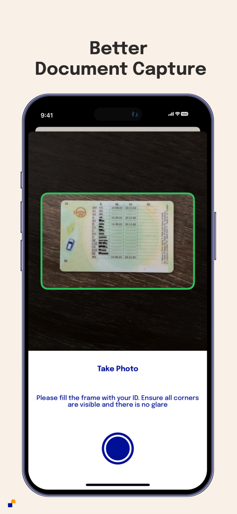 Smile ID - Smile ID App-Oberfläche zur Erfassung eines Identitätsdokuments, das eine Karte scannt
