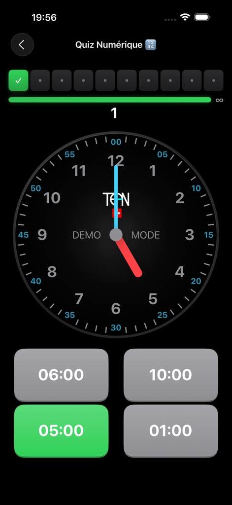 TEAN - Learning Clock - アナログ時計のクイズインターフェース。5時とデジタル時間のオプションが表示されています。