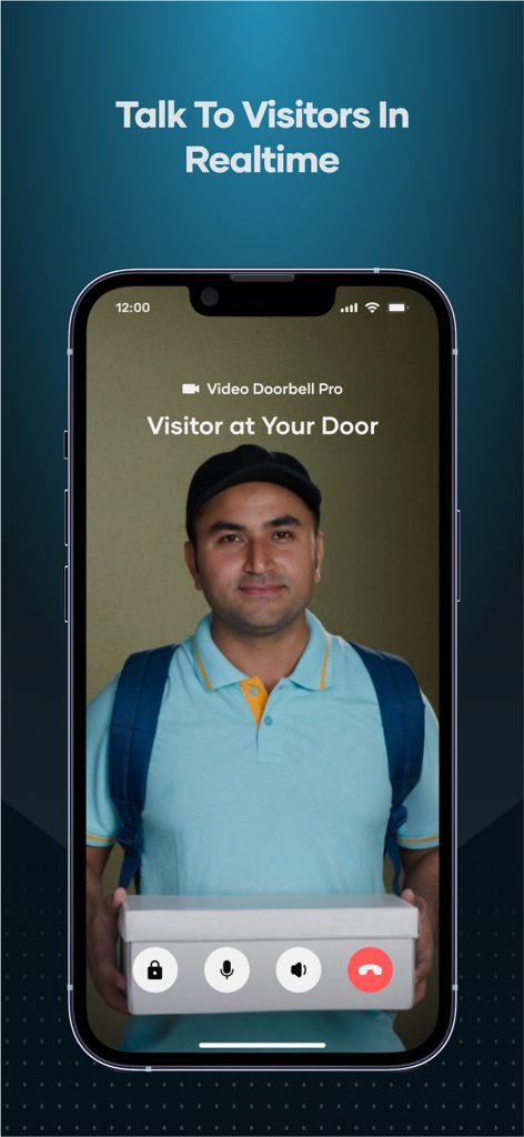 Qubo - Tela do smartphone mostrando a interface do aplicativo Qubo com um feed de vídeo em tempo real de uma câmera de campainha apresentando um entregador e botões de comunicação.