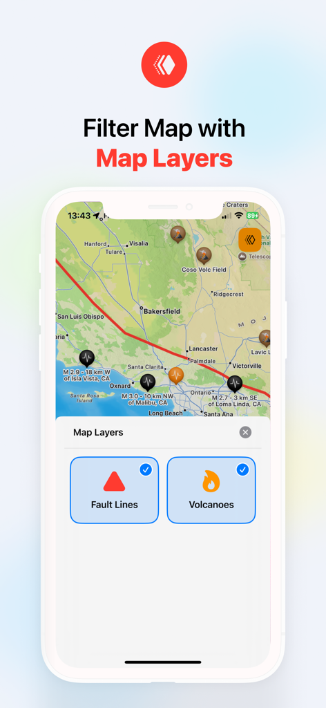 Interfaccia dell'app QuakeMate che mostra opzioni di livello mappa per attivare faglie e vulcani su una mappa di attività sismica