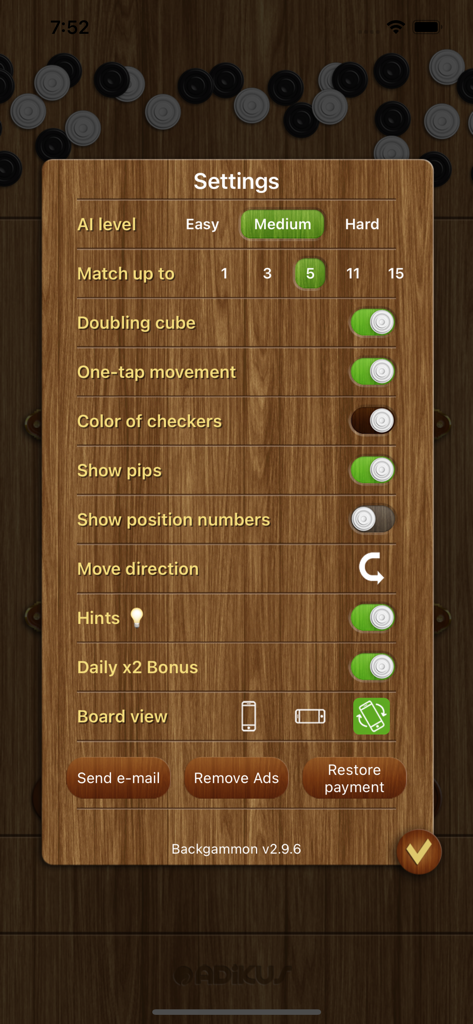 Menu de configurações do jogo de gamão com opções de personalização e fundo com textura de madeira.