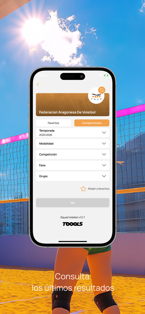 Pantalla de la aplicación móvil iSquad Voleibol que muestra filtros de búsqueda para competiciones de voleibol por temporada y modalidad.