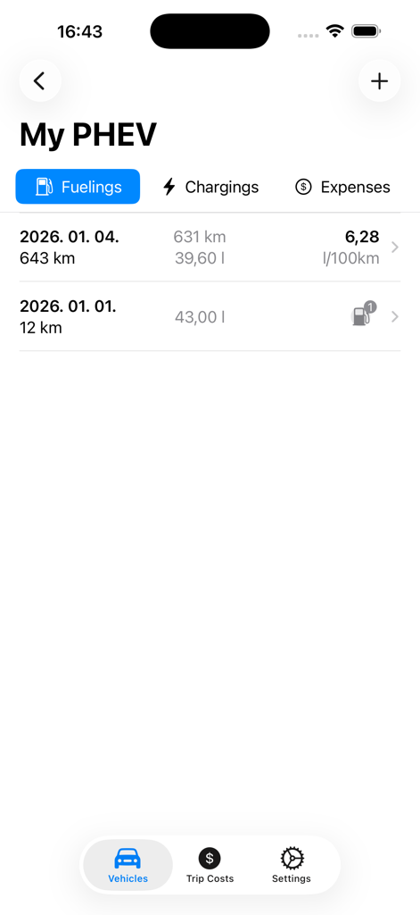 fuelcost.eu - Pantalla de registro de repostaje para un vehículo híbrido que muestra el consumo de combustible y el historial.