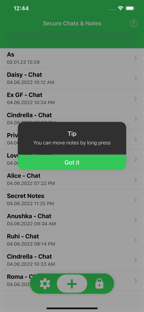Secure Chats for WhatsApp WA - Eine Liste privater Chat-Protokolle und geheimer Notizen innerhalb der Secure Chats for WhatsApp-App, die ein Popup mit Benutzertipps anzeigt.