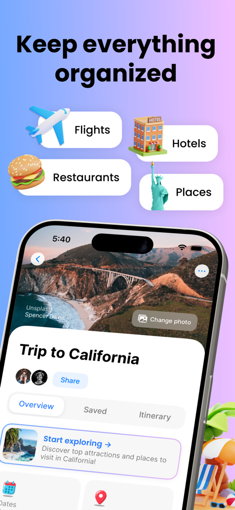 Interfaccia dell'app Tripbook che mostra un itinerario di viaggio organizzato per la California con categorie per voli, hotel e ristoranti.