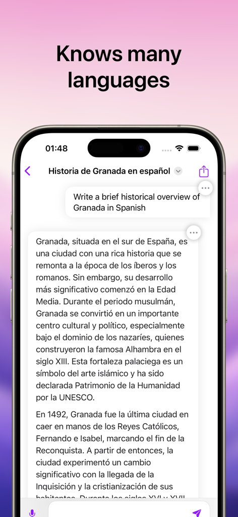 Interfaz de la aplicación Asistente Inteligente Chat que muestra una respuesta escrita en español sobre la historia de Granada.