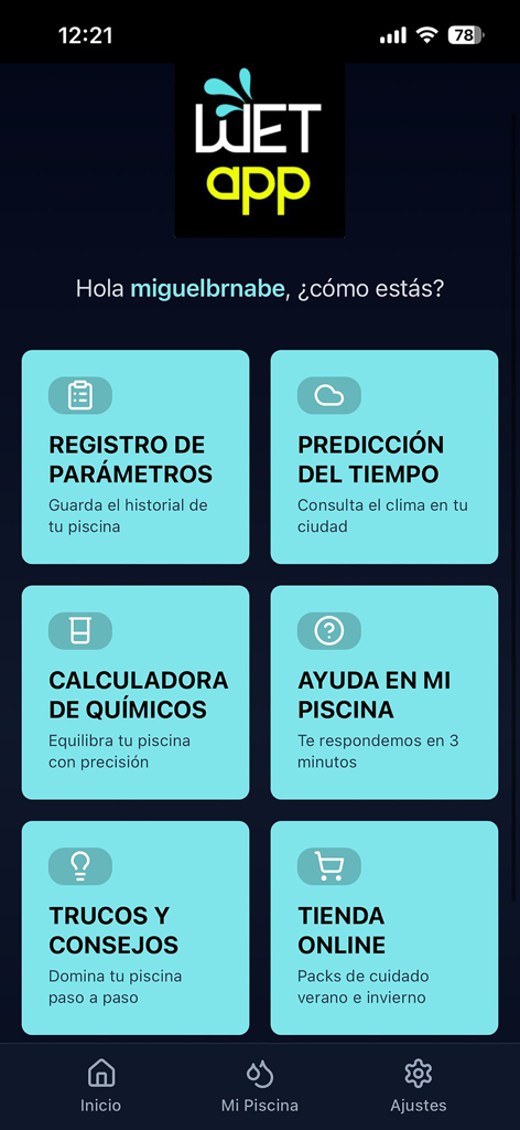 WET app Piscinas - Main menu of the WET app showing pool maintenance tools including a chemical calculator and parameter tracking