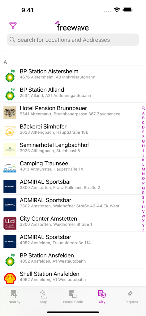 ガソリンスタンドやホテルを含むオーストリアの都市の無料Wi-Fiホットスポットのリストを表示するモバイルアプリ画面