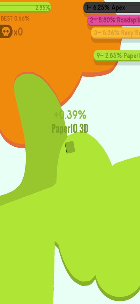 Una captura de pantalla del juego de 3D PaperIO que muestra a un jugador expandiendo su territorio verde y la tabla de clasificación