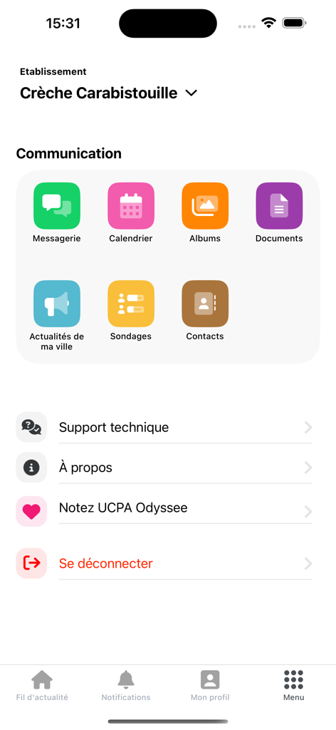 UCPA Odyssée - By Kidizz - Interface du menu de l'application UCPA Odyssée montrant des icônes pour la messagerie, le calendrier, les albums photo et les documents.