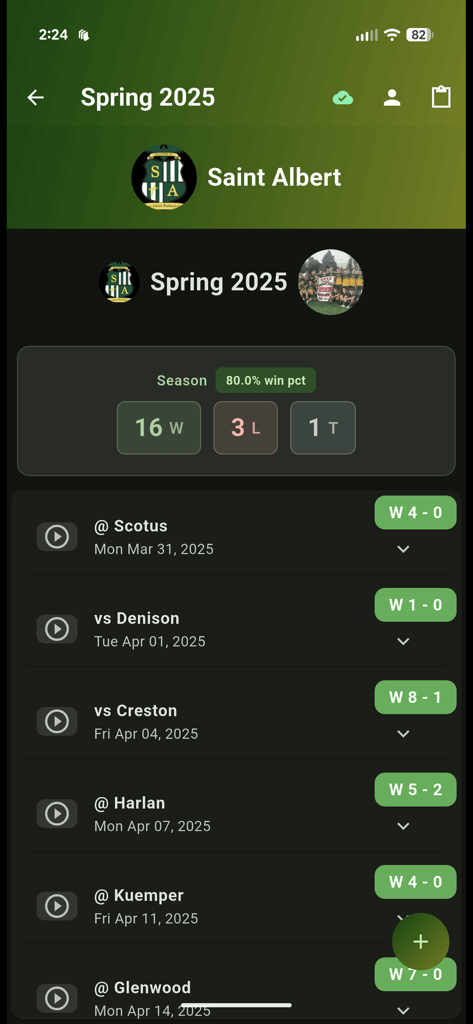 Zusammenfassung der Fußball-Saison mit 16 Siegen und Spielhistorie in TeamSync