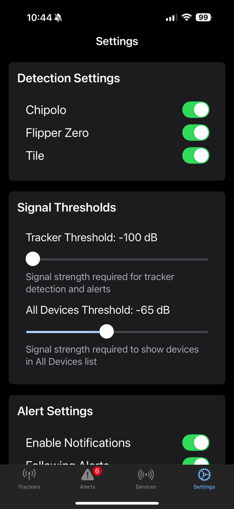Tracker Detector - Tracker Detector app settings screen displaying detection toggles for Chipolo and Tile and signal threshold adjustment sliders.