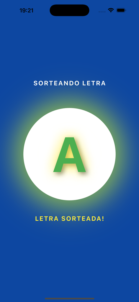 Letter selection screen in the Adedonha Online word game showing the letter A