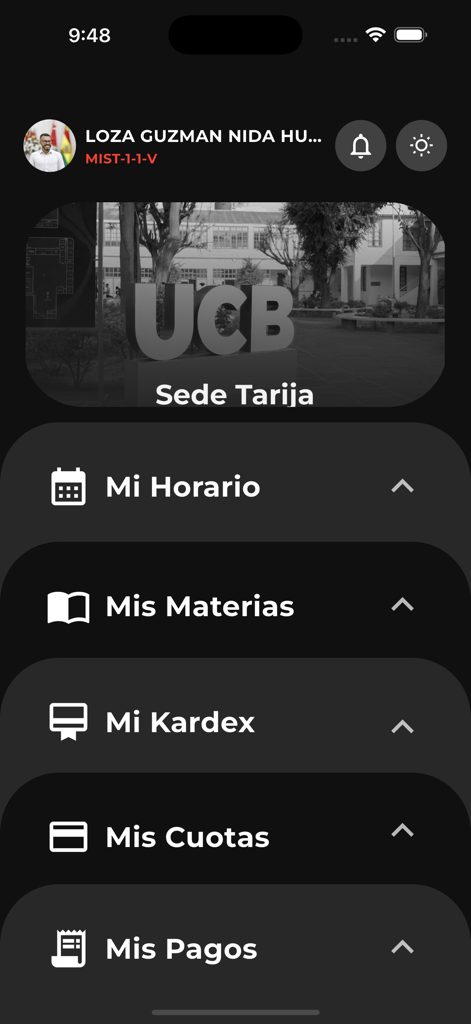 Schermata principale dell'app UCB Movil in modalità scura con opzioni del menu studente per orario, materie e pagamenti.
