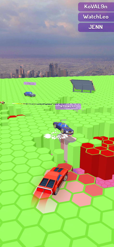 Race Arena - Fall Car Battle - Coche rojo compitiendo en baldosas que desaparecen en una arena de batalla 3D