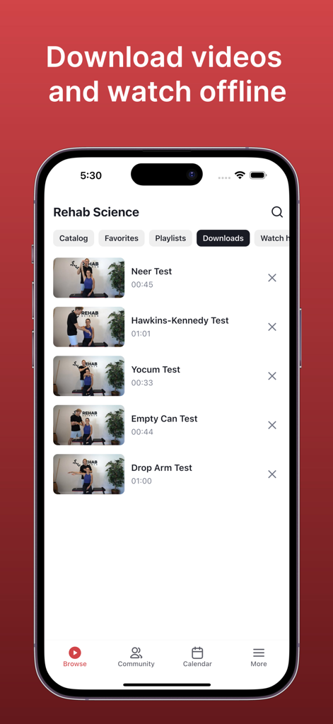Rehab Science - Captura de pantalla de la aplicación Rehab Science que muestra una lista de videos de fisioterapia descargados para visualización sin conexión, incluyendo las pruebas de Neer y Yocum.