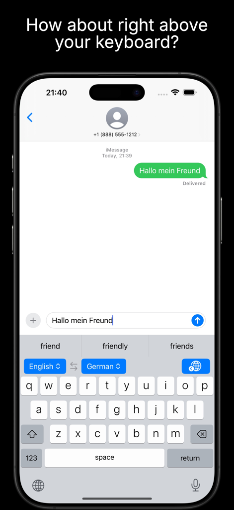 KeyChat: Translate on Keyboard - iPhone画面に、メッセージングアプリのキーボードの上に統合されたKeyChat翻訳バーが表示されています