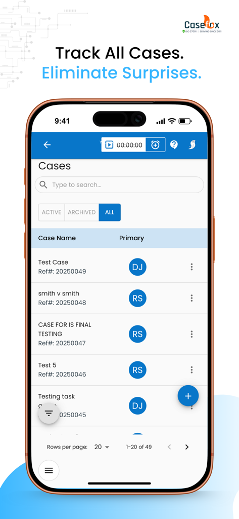 CaseFox - Interfaz de la aplicación móvil CaseFox que muestra una lista de casos legales buscables y funciones de seguimiento de tiempo.