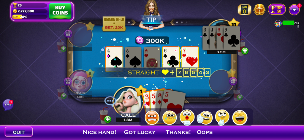 オマハポーカーのゲームプレイインターフェース、プレイヤーのアバターと絵文字が表示されたオマハハイローマッチ中の勝利したストレートハンドを表示