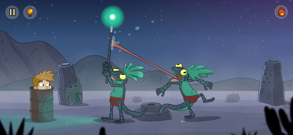 Lost in Play - Un ragazzo che sbircia da un barile mentre due lucertole interagiscono con un bastone luminoso nel deserto di notte.