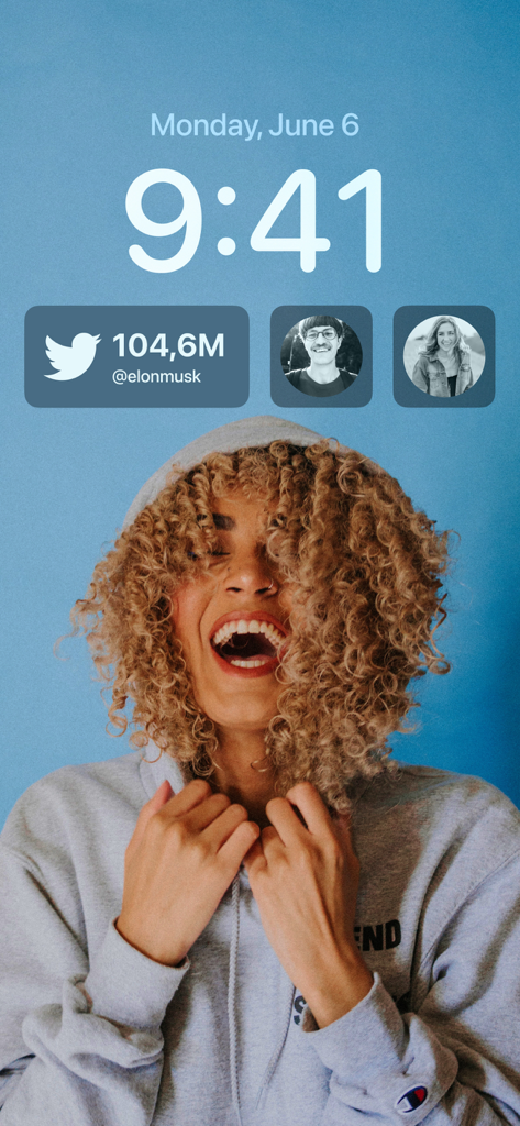 Lock Screen 17 Widget - Customized iOS lock screen featuring a social media follower counter and contact shortcuts over a personal photo background