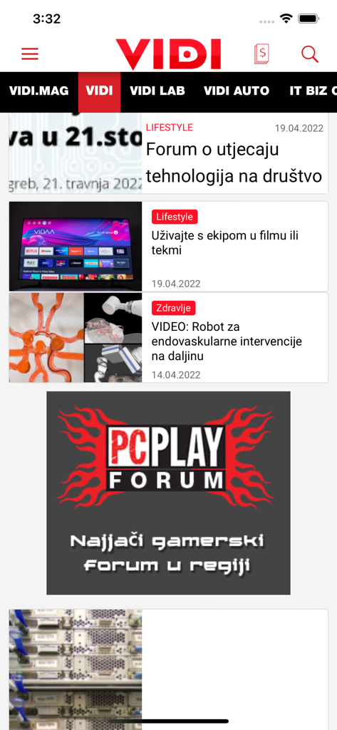 Vidi časopis - Mobile app interface for Vidi casopis featuring technology news articles and a gaming forum promotion