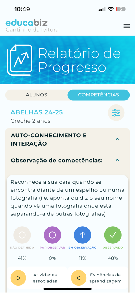 Pantalla de informe de progreso de la aplicación Educabiz que muestra la observación de habilidades del estudiante y estadísticas de progreso