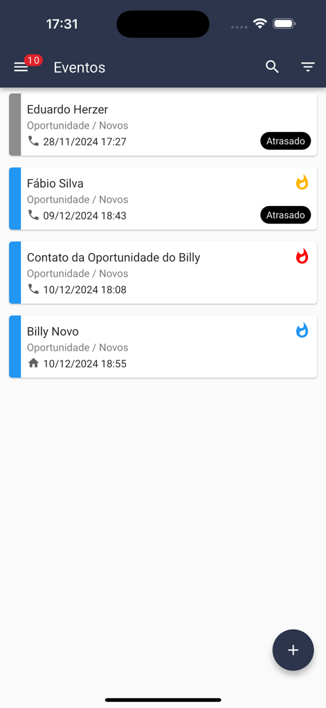 Interface do aplicativo CRM Syonet mostrando uma lista de leads de vendas automotivas e eventos com ícones de prioridade.