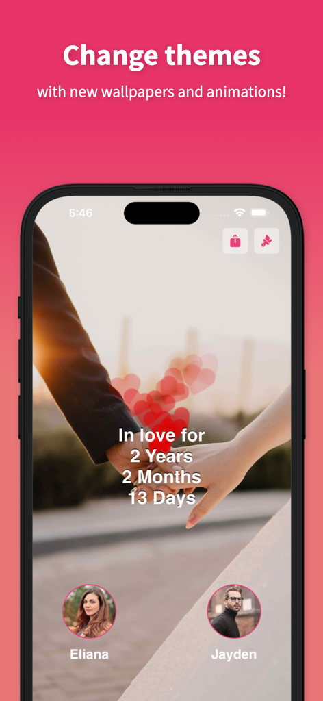 Uma tela móvel mostrando o aplicativo My Love Anniversary Tracker com um tema de foto personalizado e um contador de duração do relacionamento.