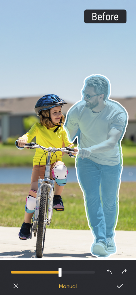 Un hombre resaltado en azul para su eliminación de una foto de un niño en bicicleta
