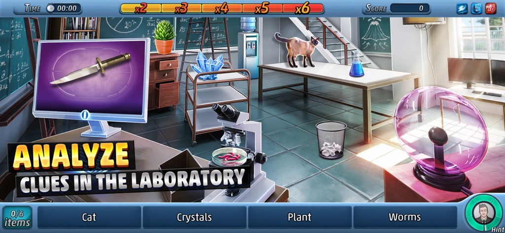 Cena de laboratório investigativo de Criminal Case onde os jogadores analisam pistas como uma faca em uma tela e objetos escondidos em um laboratório
