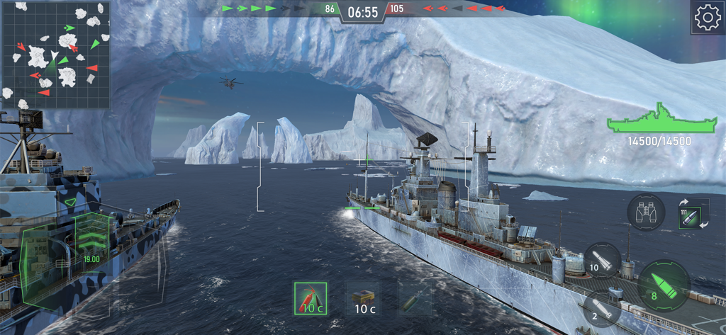 Jugabilidad de combate naval en Force of Warships con acorazados en un entorno ártico con icebergs.