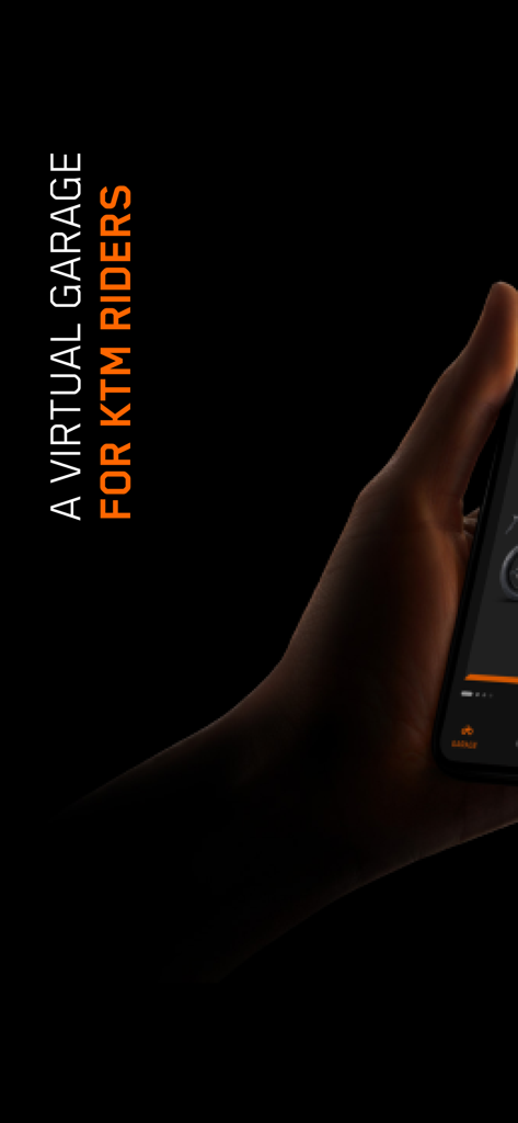 Una mano tiene uno smartphone che mostra il garage virtuale di KTMconnect per i motociclisti.