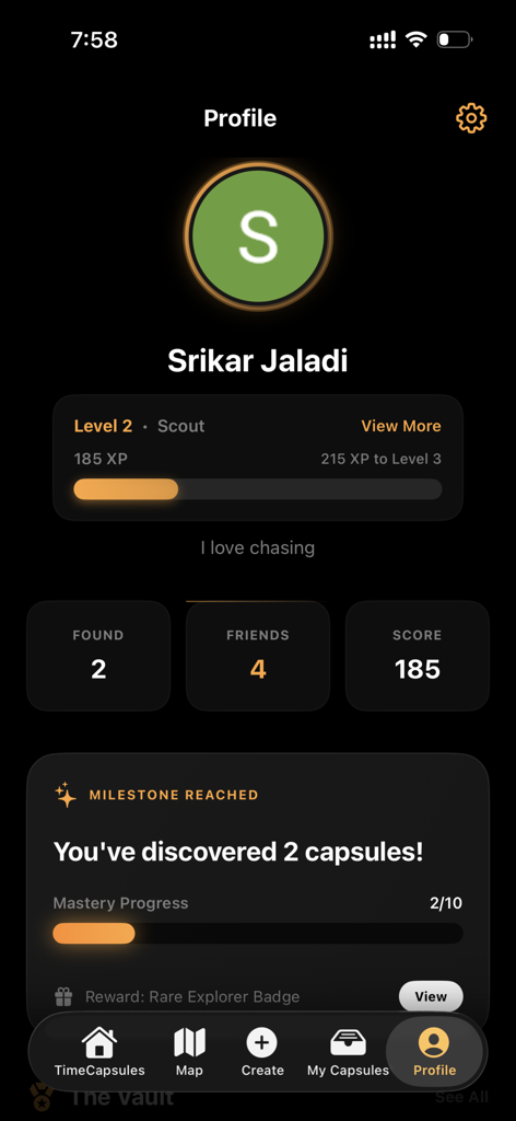 TimeCapsules - Uma captura de tela da tela de perfil do usuário do aplicativo TimeCapsules mostrando progressão de nível, XP, estatísticas de descoberta e conquistas de marcos.