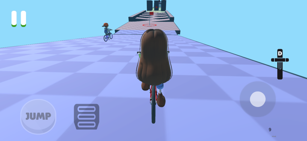 Obby on a Bike – Hardcore Ride - Vista en tercera persona de un personaje montando en bicicleta en un camino a cuadros en un juego de circuito de obstáculos en 3D.